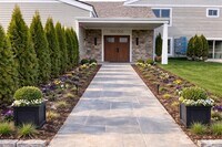 Building Photo - 903 Oakridge Cmns