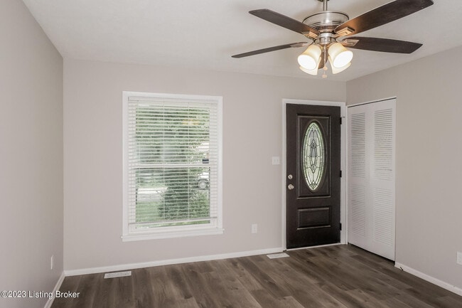 Building Photo - 7415 Hallmark Dr