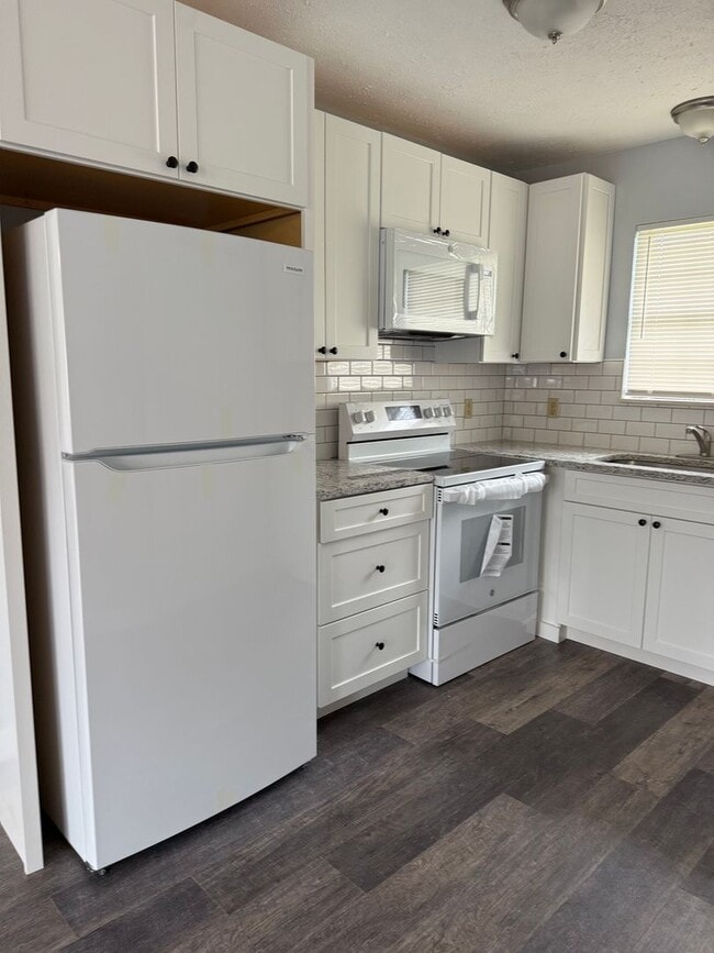 Building Photo - Charming 2 Bedroom, 1 Bath Duplex in Maryv...