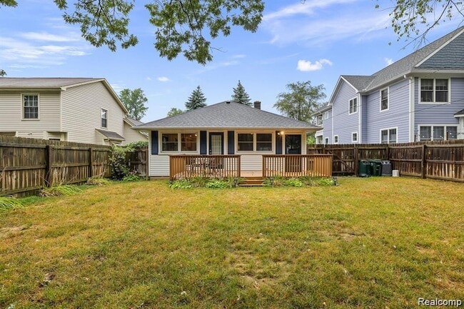 Building Photo - 836 Miller Ave