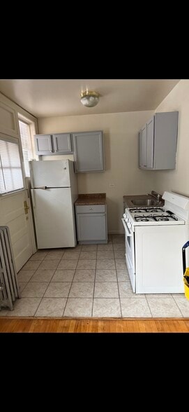 Building Photo - 908 Lyman Ave