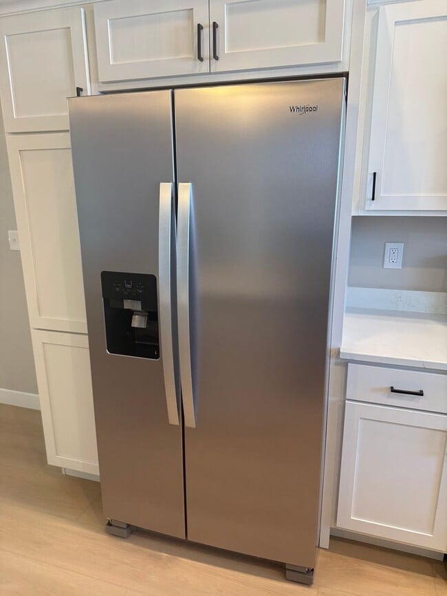 Building Photo - 8397 St Norbert Dr