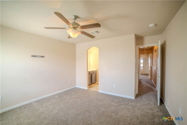 Building Photo - 602 W Vega Ln