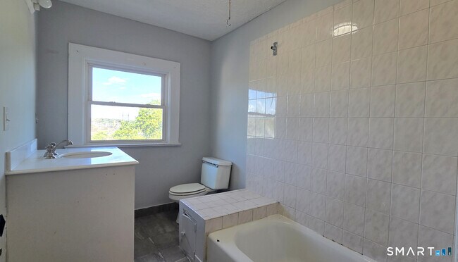 Building Photo - 48 Elmwood Ave