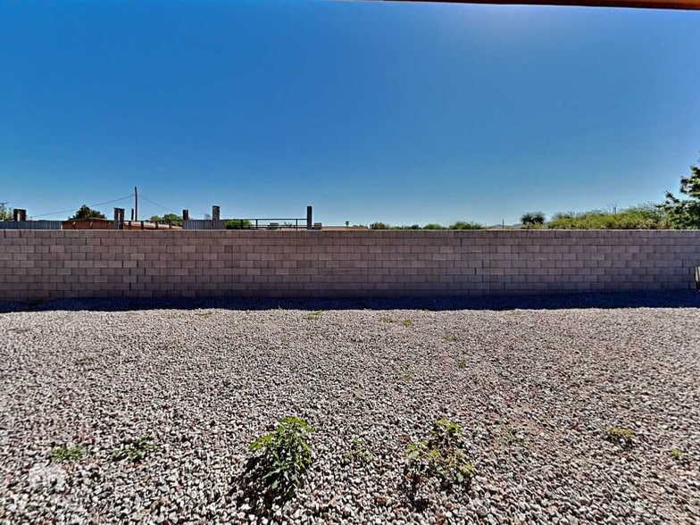 Building Photo - 6041 S 8th Pl