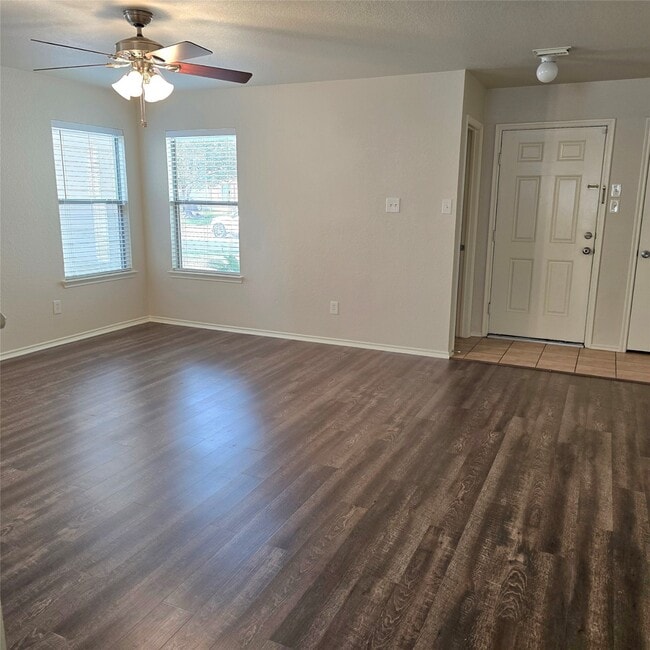 Building Photo - 12034 Madison Oak St