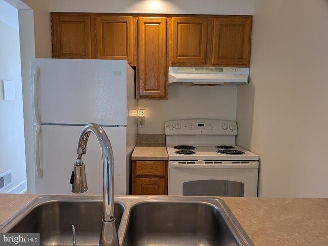 Building Photo - 1906 Fleet St