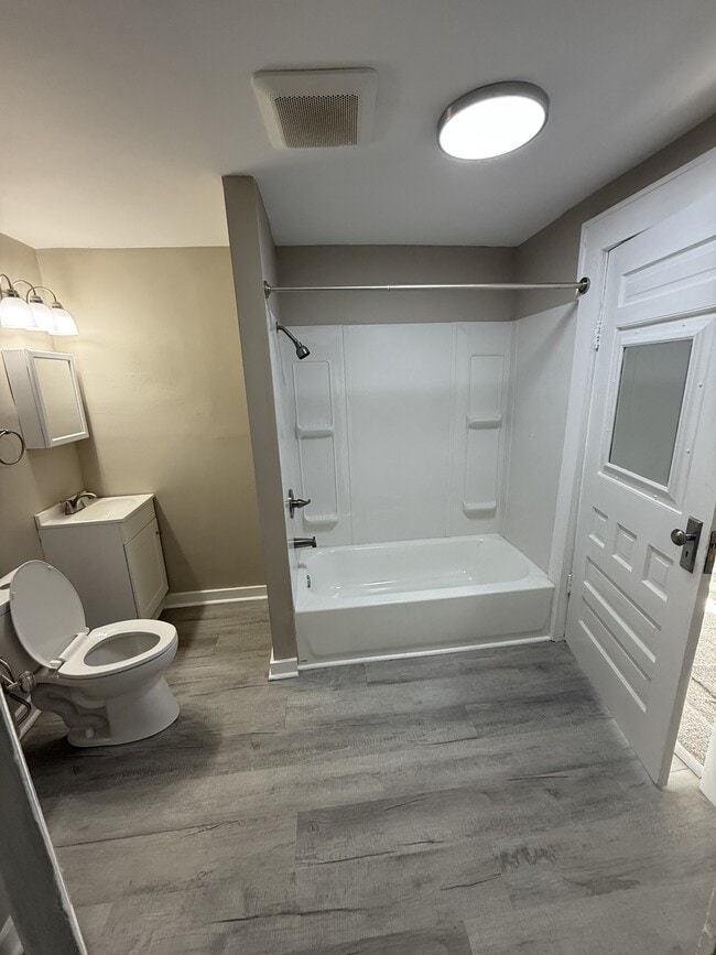 Building Photo - 1452 Honodle Ave