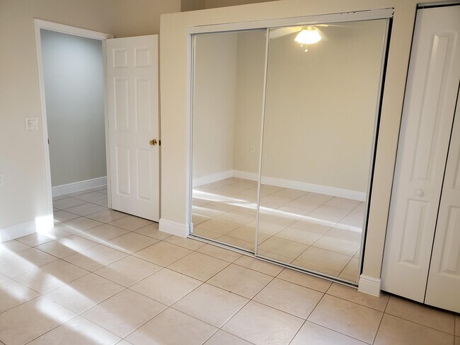 Building Photo - 1313 Periwinkle Pl