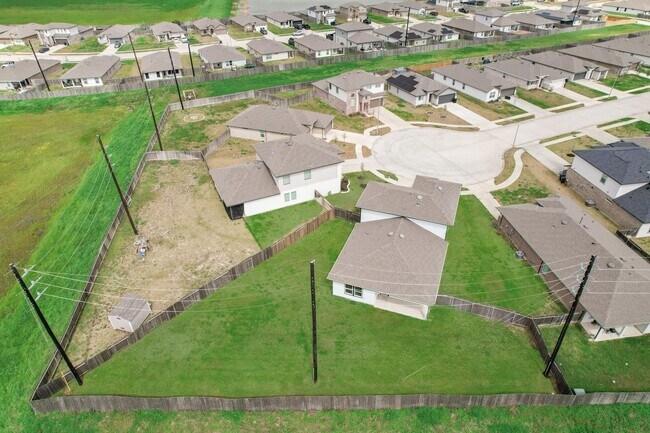Building Photo - 14506 Rain Tree Dr