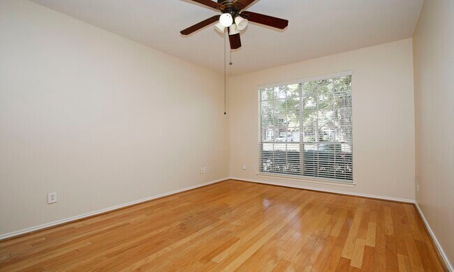 Building Photo - 16207 Waiting Spring Cir