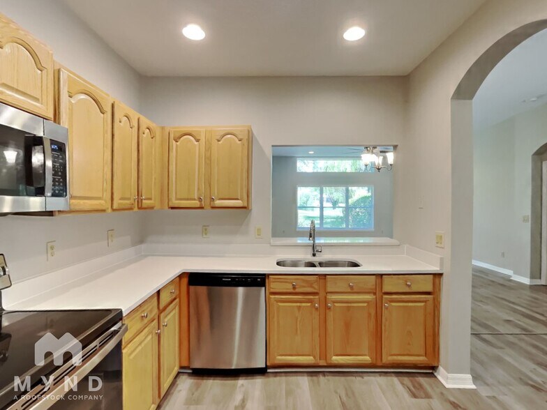 Building Photo - 6041 Spring Creek Ct