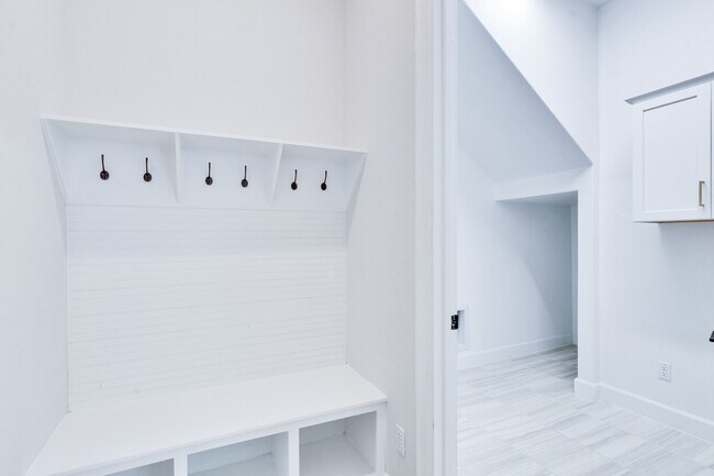 Building Photo - 265 Moonlit Stream Pass