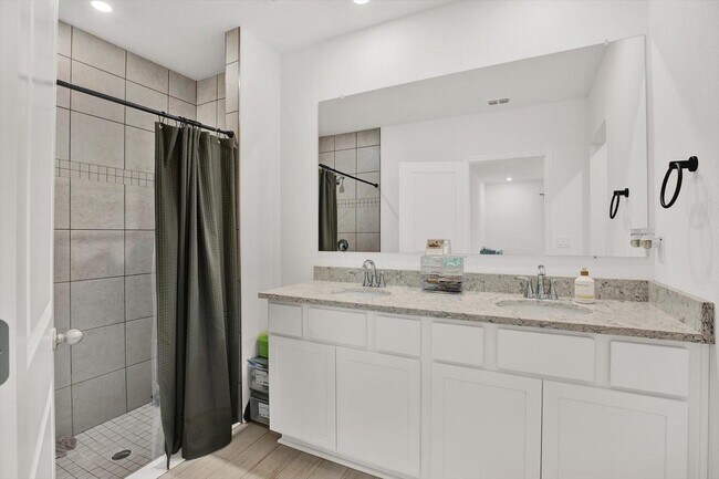 Building Photo - 18187 Macassar Rd