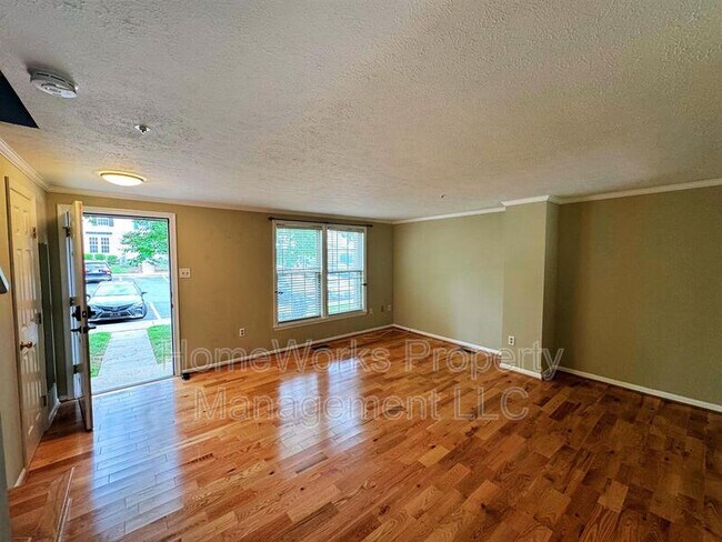 Building Photo - 1232 Seminole Dr