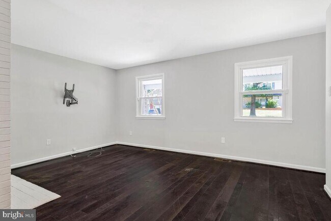 Building Photo - 9205 Midland Turn