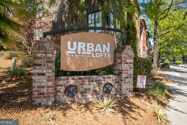 Building Photo - 118 Ruth Dr