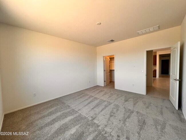 Building Photo - 10004 E Lebaron Dr