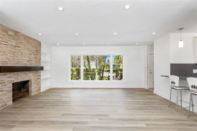 Building Photo - 330 Coconut Isle Dr