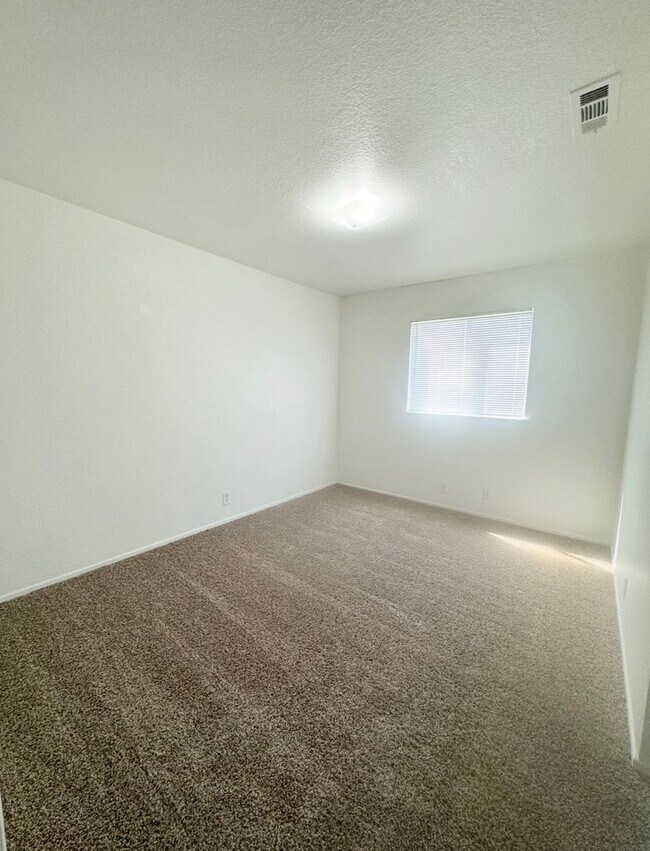 Building Photo - MA346