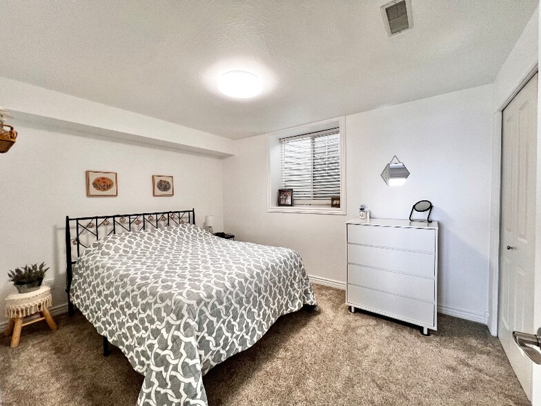 Building Photo - 50300 US-93