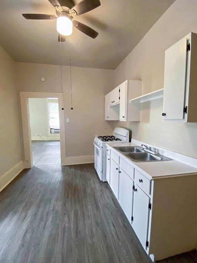 Building Photo - Updated 1Bd 1Ba apartment Historic home cl...