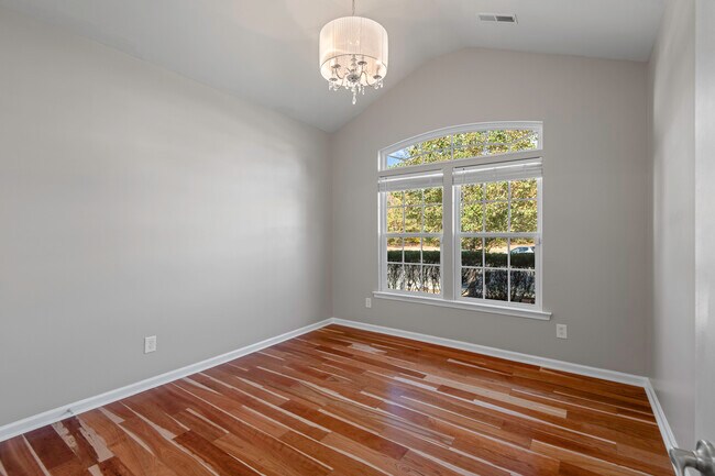Building Photo - 10777 White Dogwood Dr