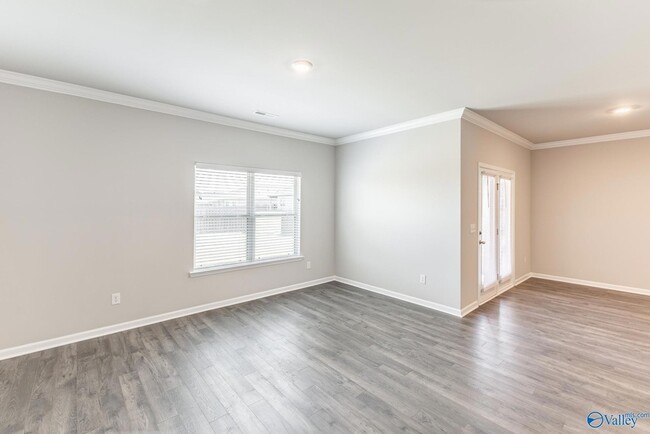 Building Photo - 290 Caudle Dr