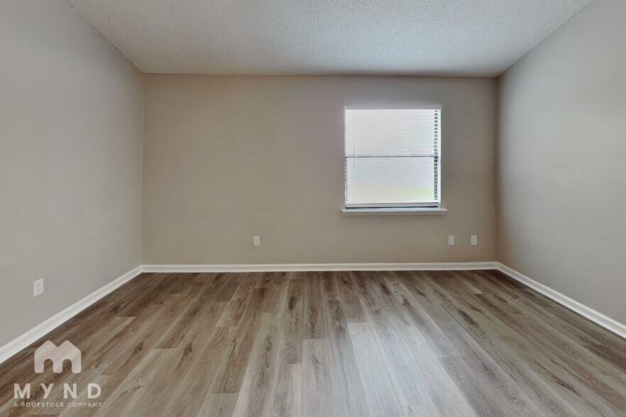 Building Photo - 10958 Mandarin Station Dr E