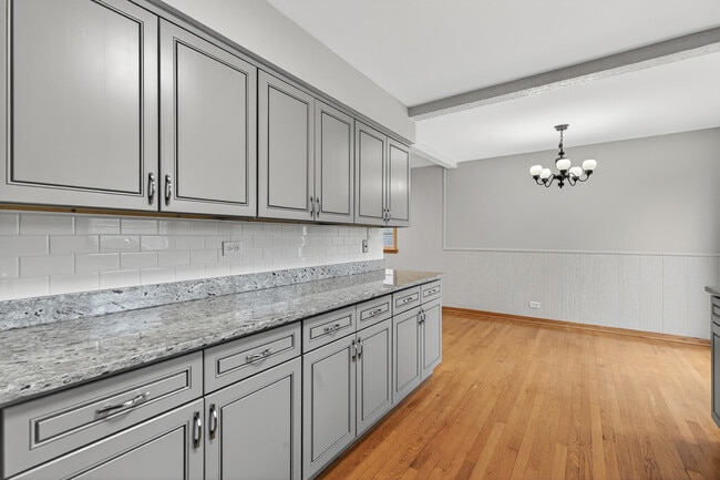 Building Photo - 7245 N Kostner Ave