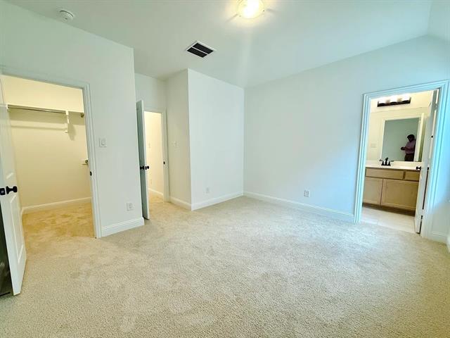 Building Photo - 2124 Rhodora Ave