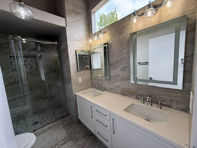 Building Photo - STUNNING 3BD/2BA SINGLE STORY BEAUTY IN THE HEART OF THE SOUTHWEST!!  **GORGEOUSLY REMODELED!! **...