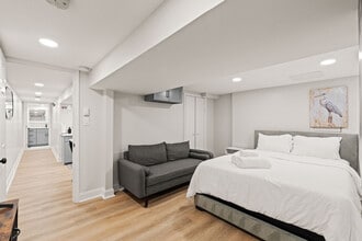 Building Photo - 651 Columbia Rd NW