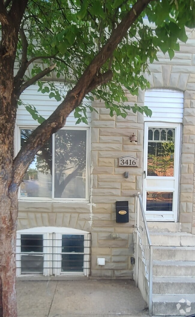 Building Photo - 3416 Mount Pleasant Ave