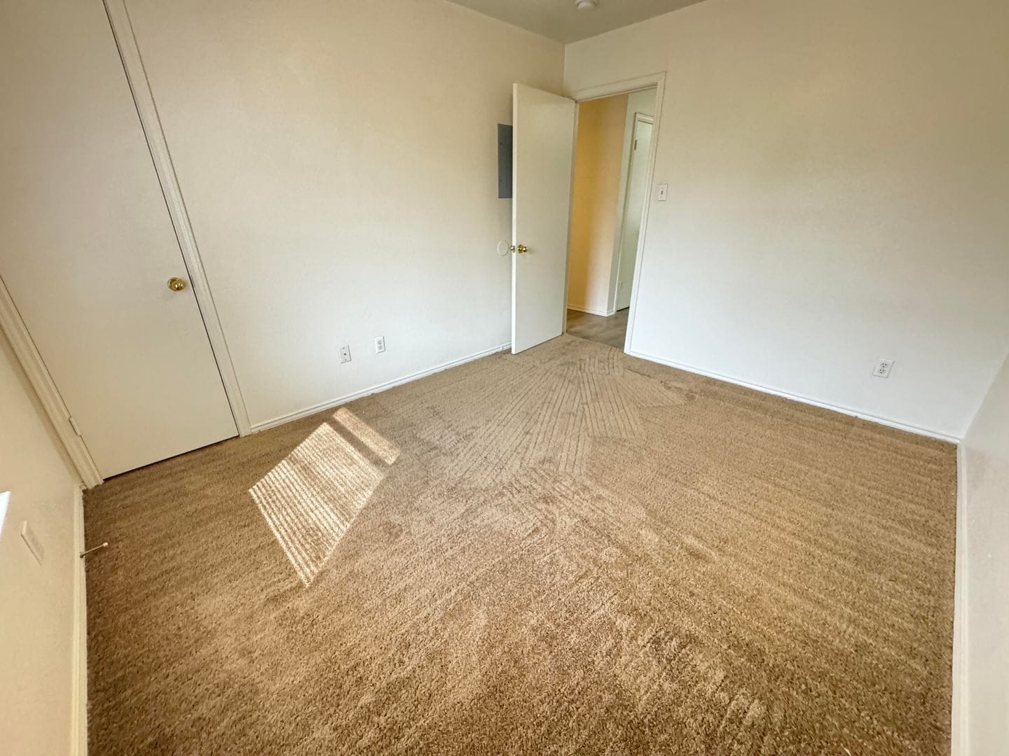 Building Photo - 1605 Benttree Dr