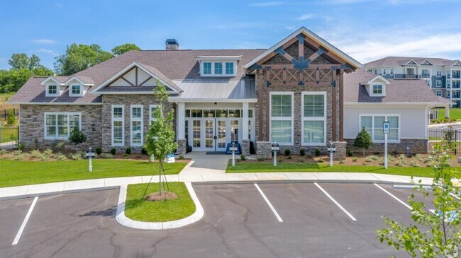 Building Photo - 215 Columns way