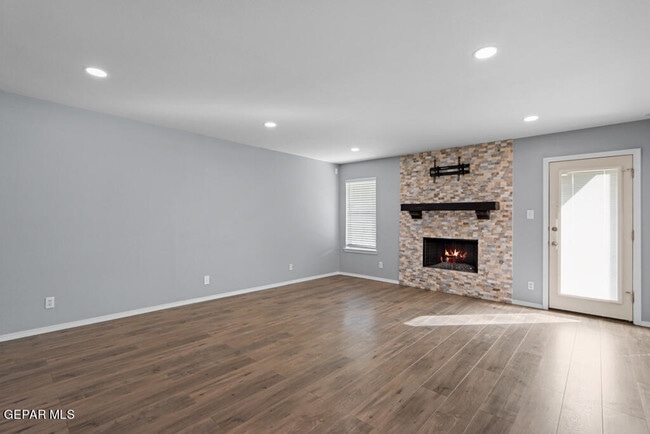 Building Photo - 454 Claiborne St