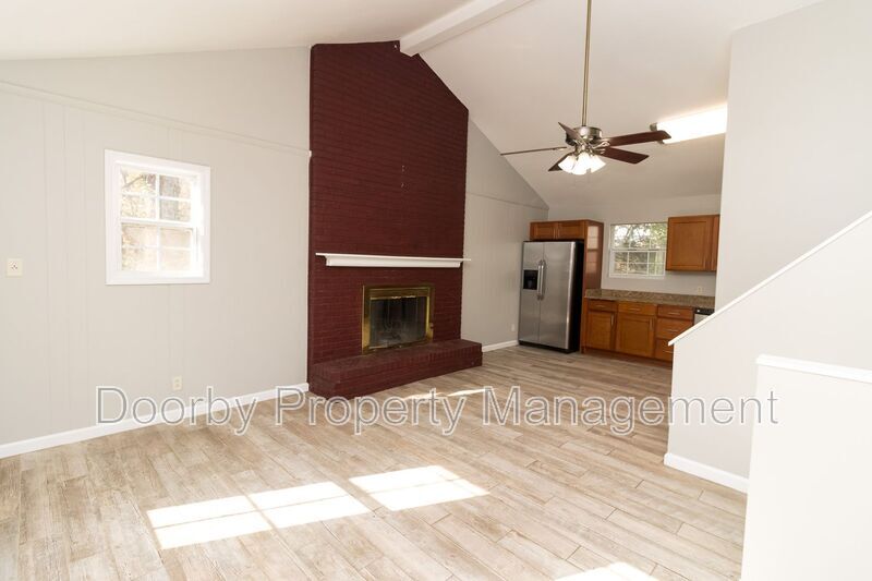 Building Photo - 6619 Fairview Rd