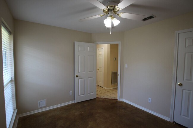 Building Photo - Almost Ready! 3 Bedroom 2 Bath in Whitehouse ISD!