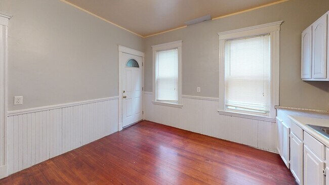 Building Photo - 8 Olmstead St