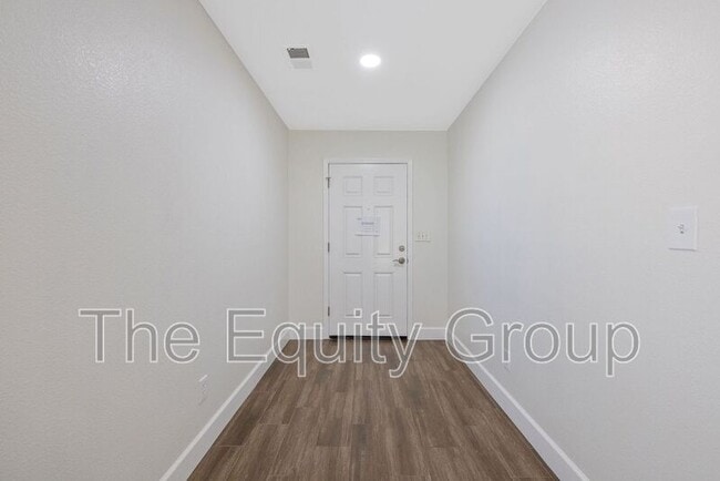 Building Photo - 4346 W Rialto Ave