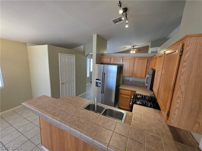 Building Photo - 6674 Jordan River Dr