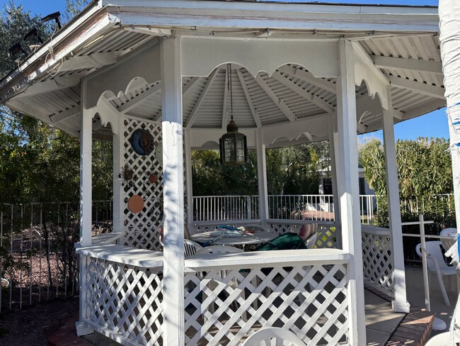 Building Photo - 1 Bedroom Casita