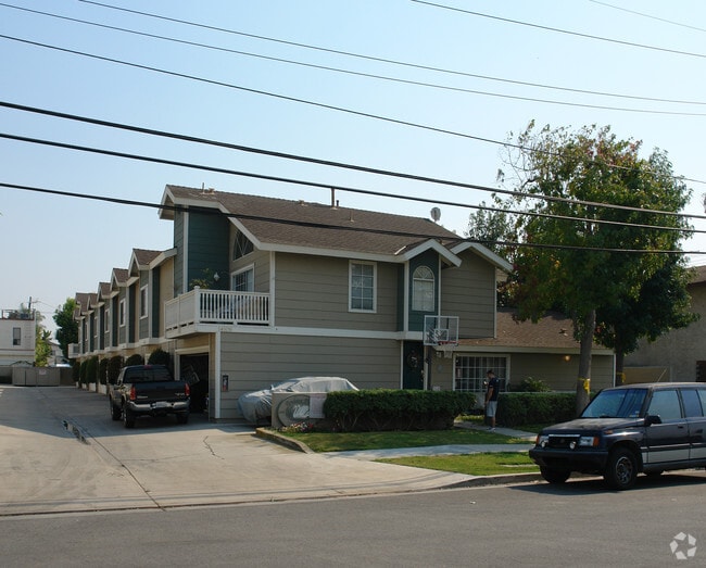 Primary Photo - Rondeau Place South