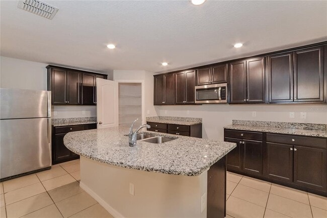 Building Photo - 1700 Gopher Tree St