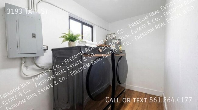 Building Photo - 3193 Taft St