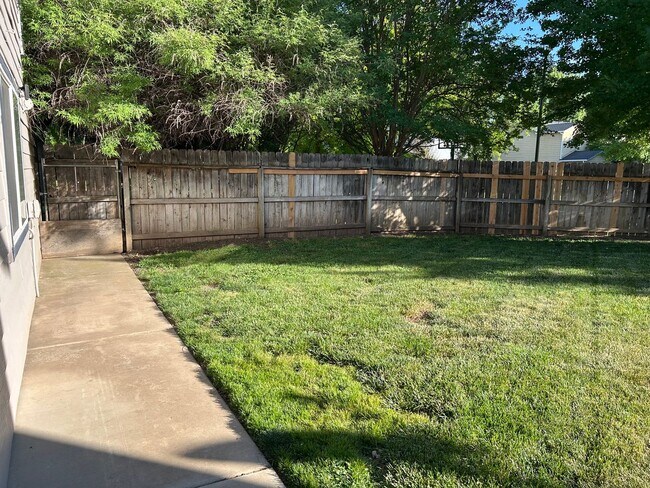 Building Photo - 582 Morgan Dr