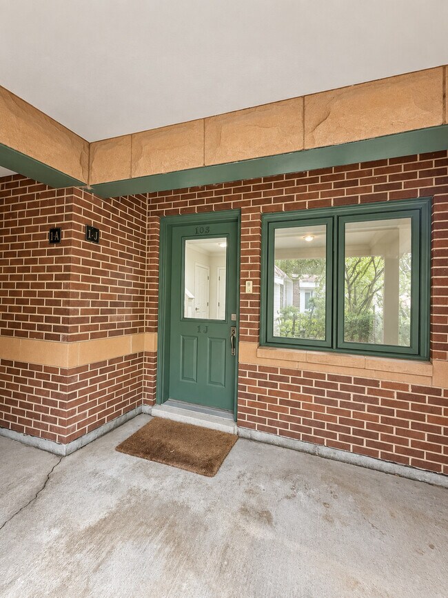 Building Photo - 1351 W Altgeld St