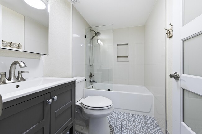 Building Photo - 8135 Severn Dr