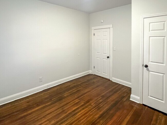 Building Photo - Beautifully Updated 3 Bed 2 Bath Haymount Home